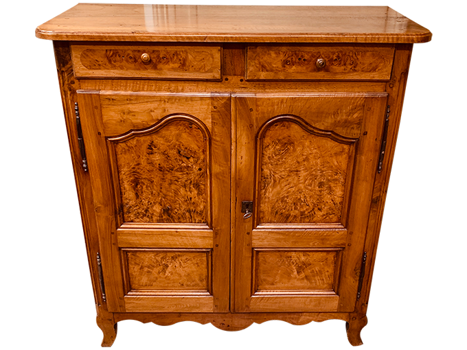 Après restauration. Buffet d'époque Louis XV Après restauration. Buffet d'époque Louis XV