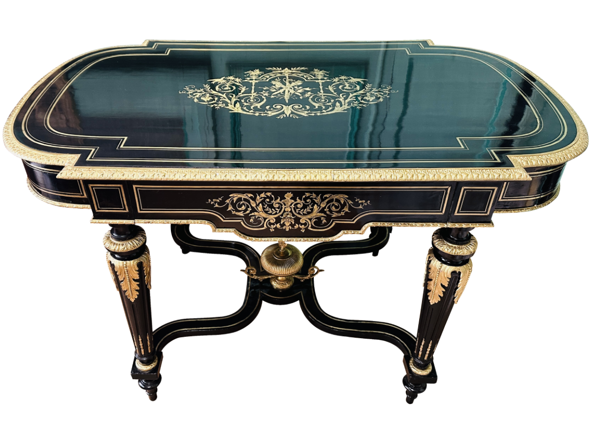 Après restauration. Bureau d'époque Napoléon III Après restauration. Bureau d'époque Napoléon III