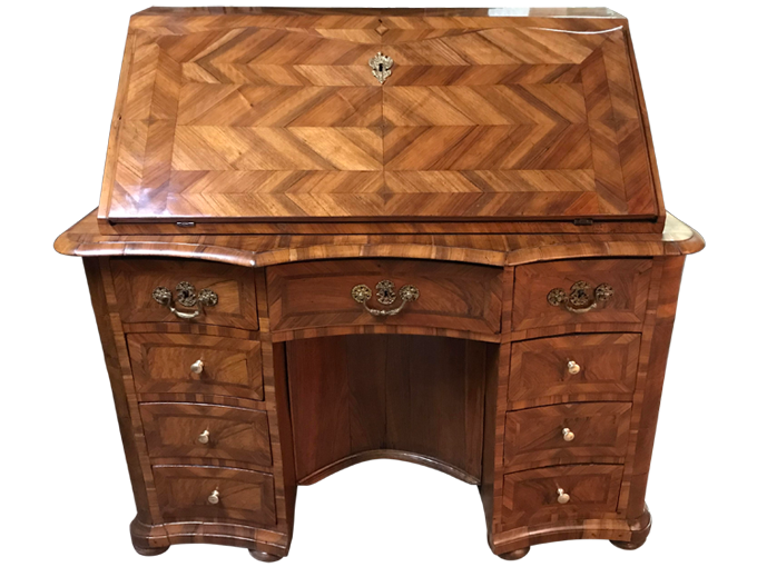 Après restauration. Bureau de pente d'époque Louis XIV Après restauration. Bureau de pente d'époque Louis XIV