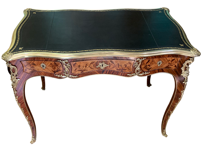 Après restauration. Bureau Louis XV Après restauration. Bureau Louis XV