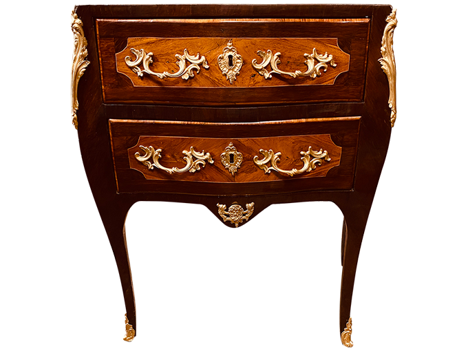 Après restauration. Commode d'époque Louis XV Après restauration. Commode d'époque Louis XV