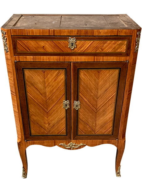 Après restauration. Commode de style Transition Louis XV - Louis XVI Après restauration. Commode de style Transition Louis XV - Louis XVI