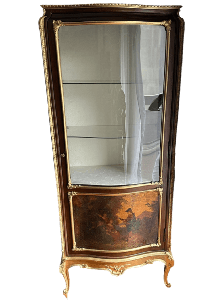 Après restauration. Vitrine de style Louis XV Après restauration. Vitrine de style Louis XV